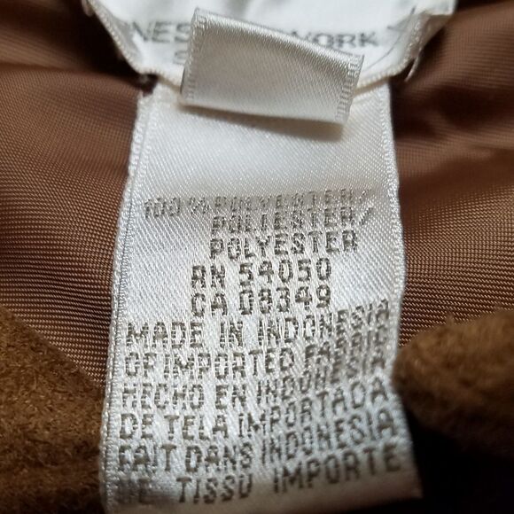 VINTAGE 90s JNY Camel Faux Suede Button Up Top - Picture 11 of 11